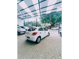 CHEVROLET - ONIX - 2018/2018 - Branca - R$ 52.900,00
