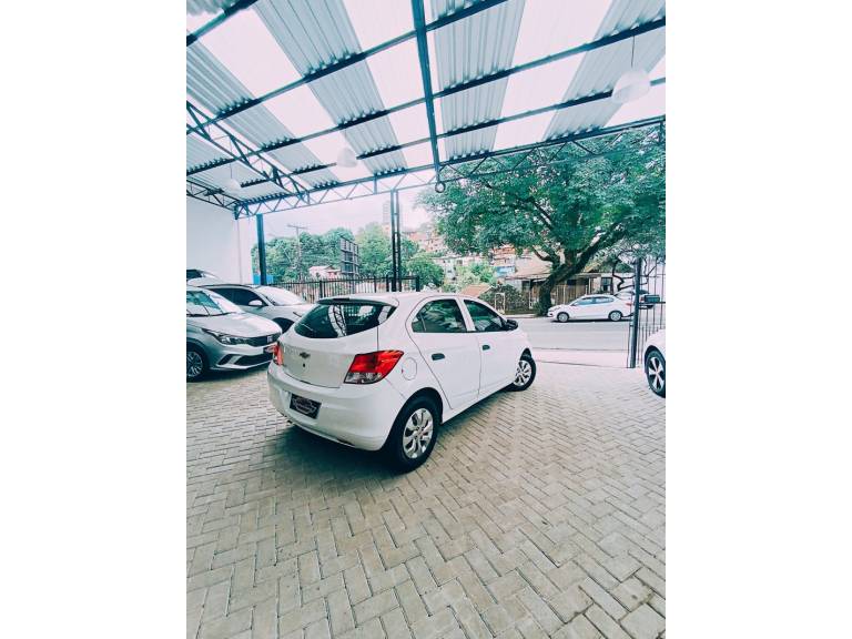 CHEVROLET - ONIX - 2018/2018 - Branca - R$ 52.900,00
