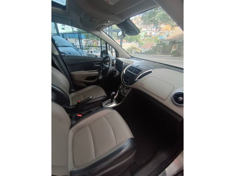 CHEVROLET - TRACKER - 2014/2014 - Prata - R$ 67.900,00