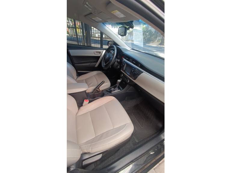TOYOTA - COROLLA - 2016/2016 - Preta - R$ 83.900,00