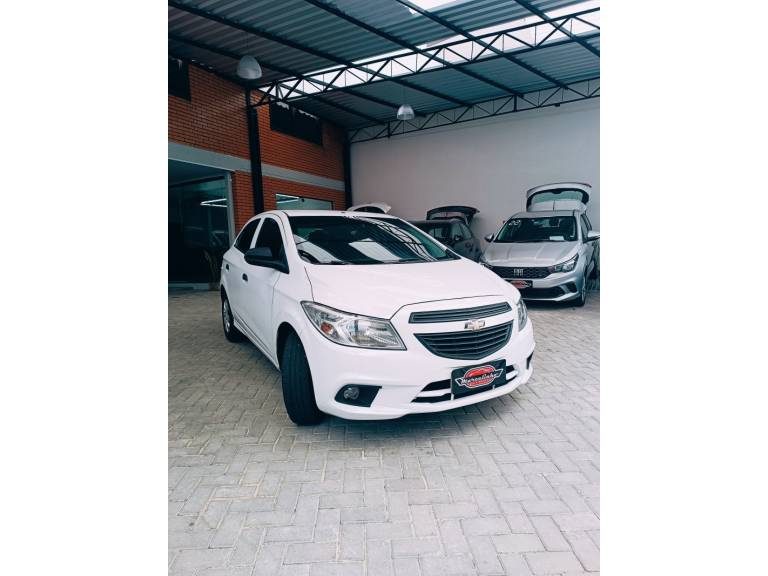 CHEVROLET - ONIX - 2018/2018 - Branca - R$ 52.900,00