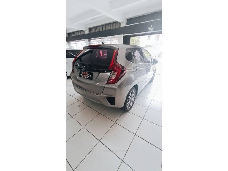 HONDA - FIT - 2015/2015 - Prata - R$ 63.900,00