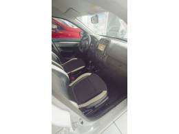 RENAULT - KWID - 2021/2021 - Branca - R$ 46.900,00