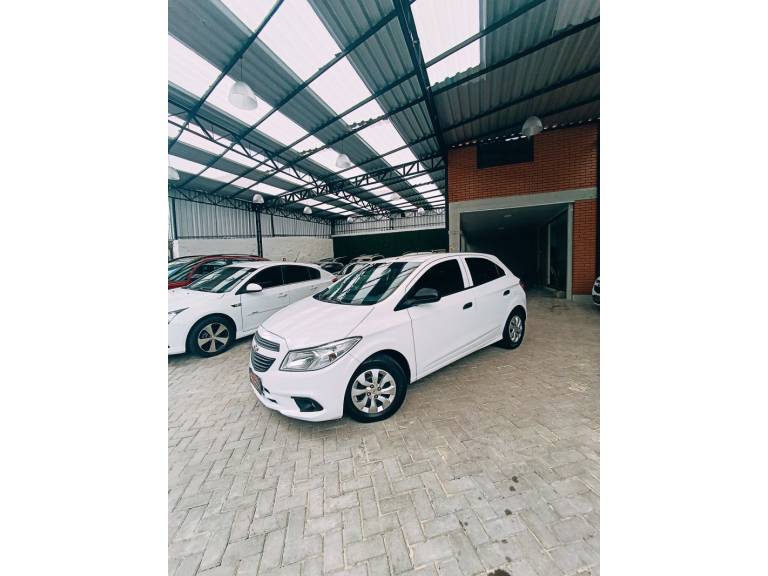CHEVROLET - ONIX - 2018/2018 - Branca - R$ 52.900,00