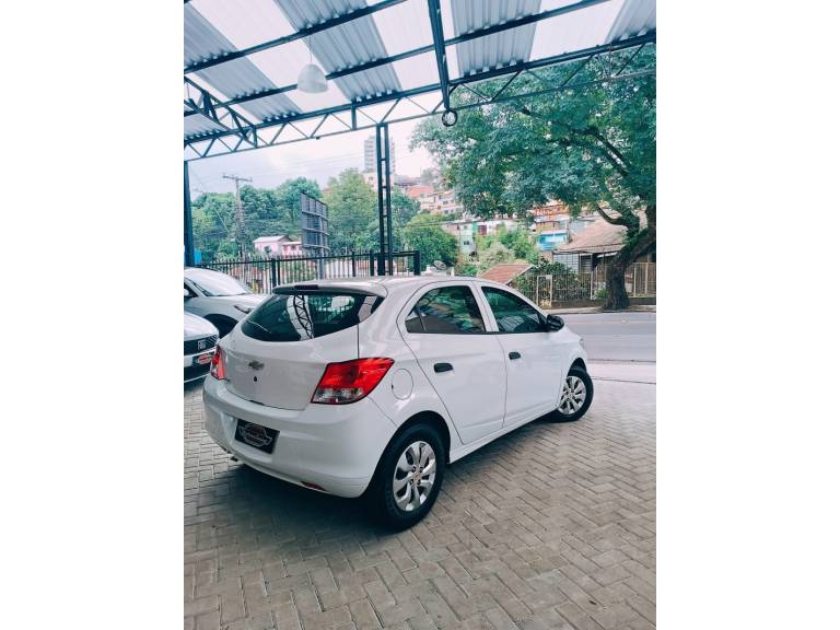 CHEVROLET - ONIX - 2018/2018 - Branca - R$ 52.900,00