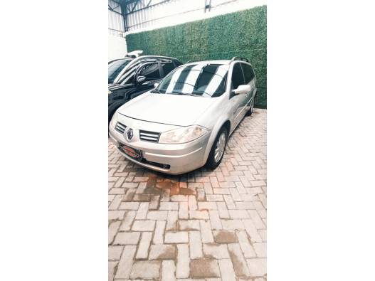 RENAULT - MÉGANE - 2011/2011 - Prata - R$ 34.900,00