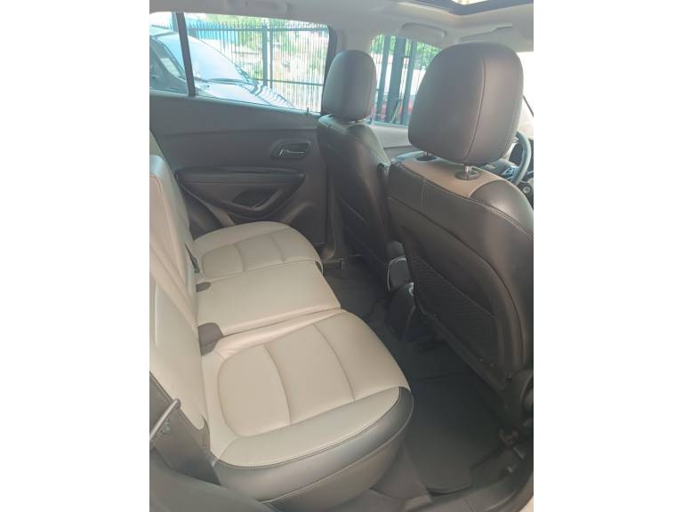CHEVROLET - TRACKER - 2014/2014 - Prata - R$ 67.900,00
