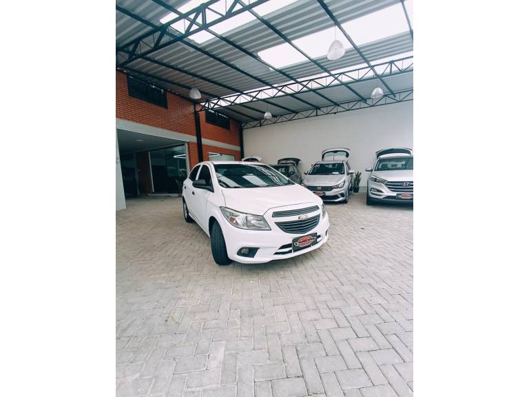 CHEVROLET - ONIX - 2018/2018 - Branca - R$ 52.900,00