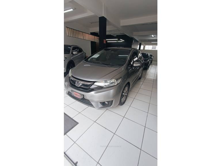 HONDA - FIT - 2015/2015 - Prata - R$ 63.900,00